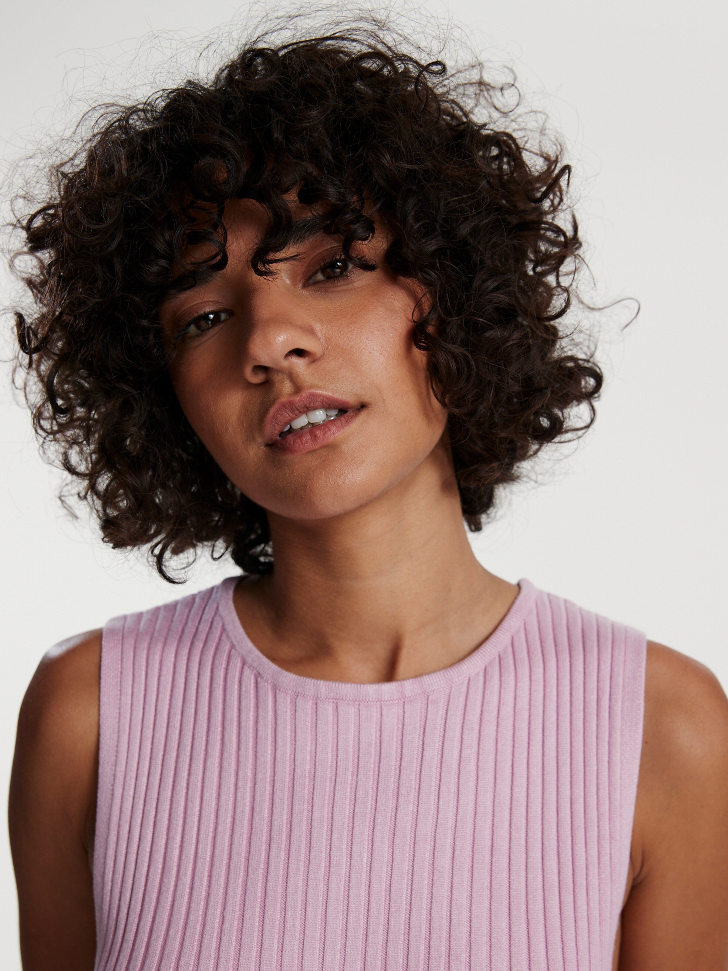 EDITED Mouwloze Shirts Top Yael Dames Lila