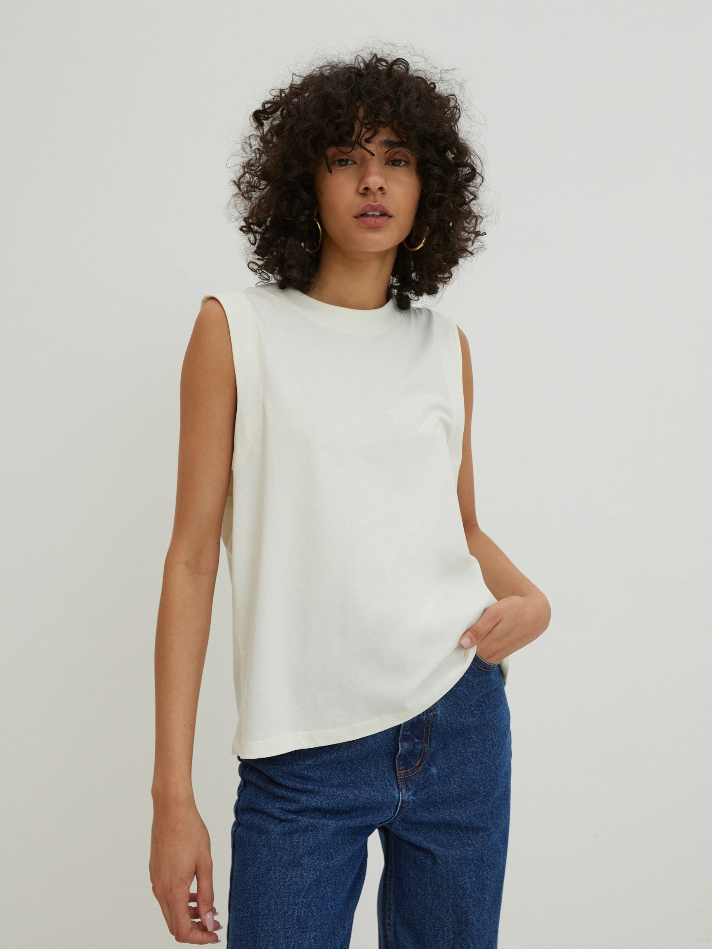 EDITED Mouwloze Shirts Top Lennon Dames Wit