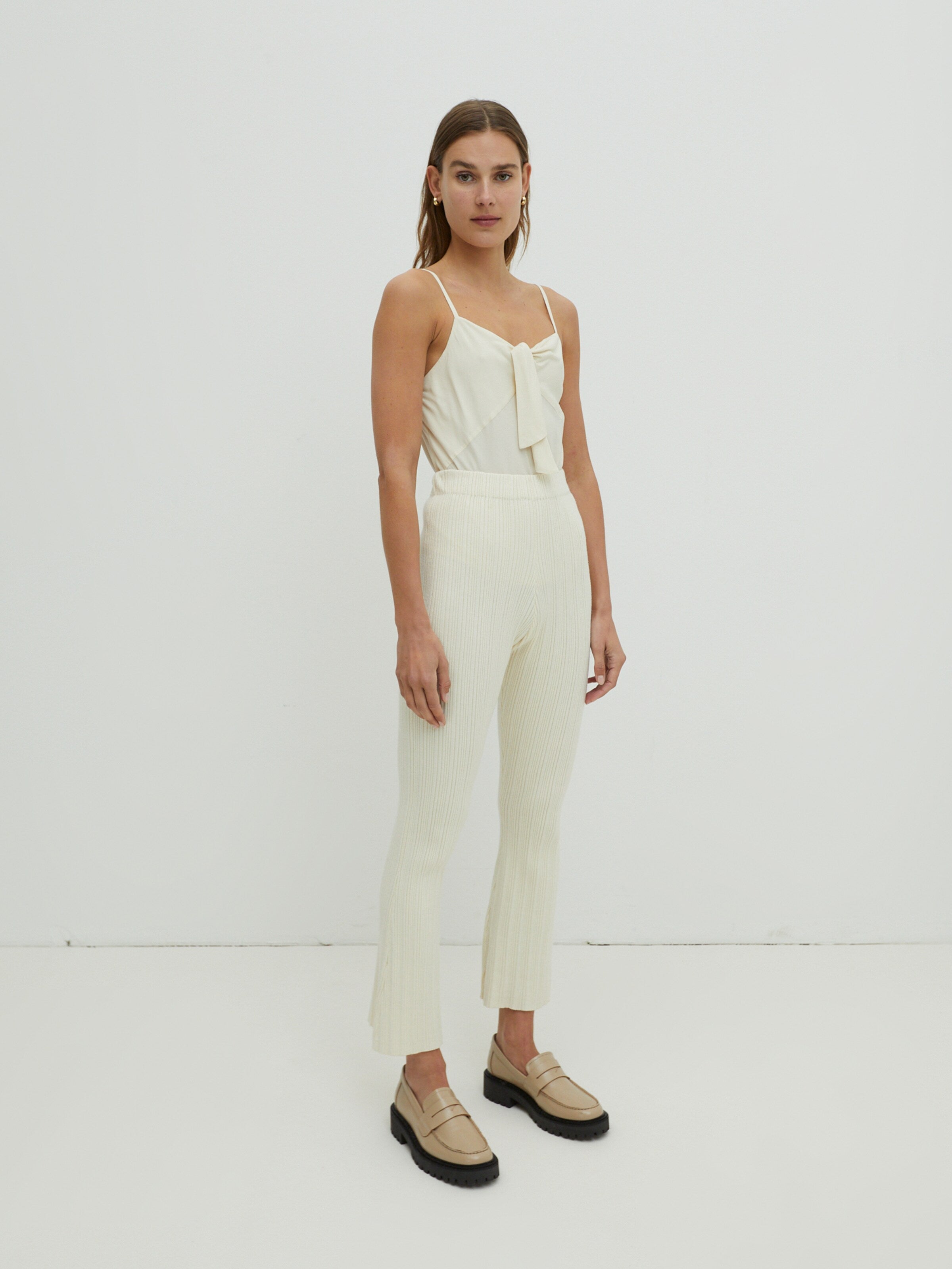 EDITED Spaghetti Tops Top Eloise Dames Beige