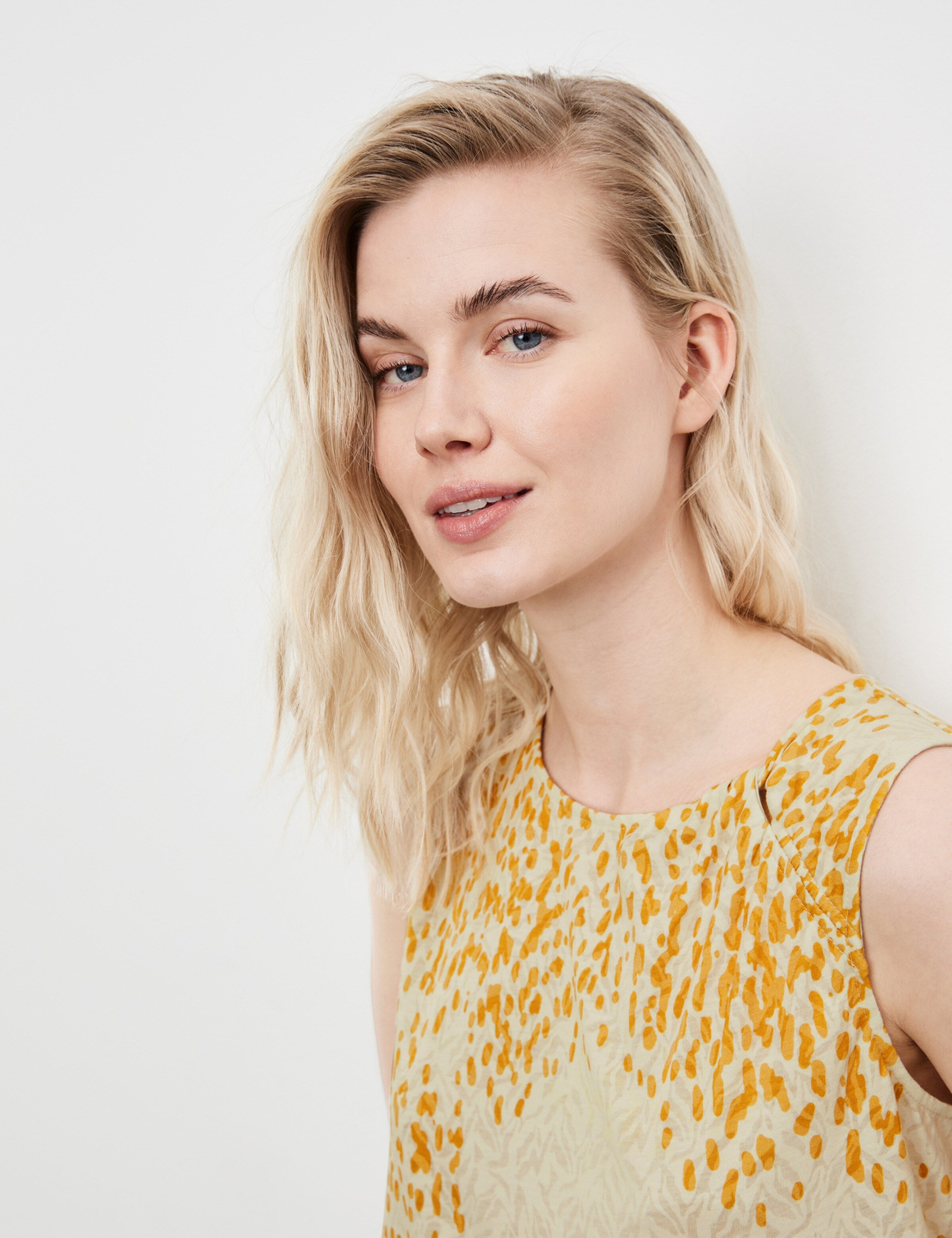 Taifun Mouwloze Shirts Top Dames Ecru