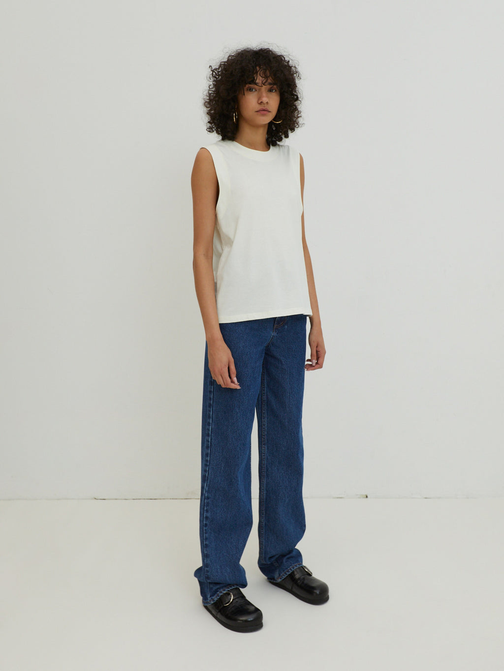 EDITED Mouwloze Shirts Top Lennon Dames Wit